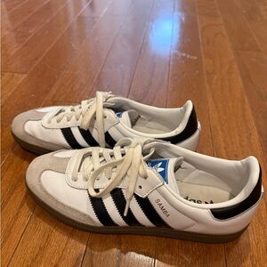 Women’s like new Adidas Samba White and Black Sneakers